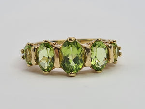 A0191: Vintage: 9ct Gold Lime Green Peridots 5- Stones Ring- a joy to behold