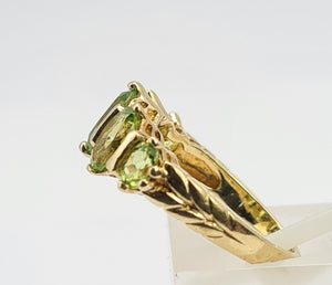 A0191: Vintage: 9ct Gold Lime Green Peridots 5- Stones Ring- a joy to behold