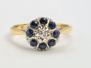 A0014: Vintage: 18ct Gold Diamond Blue Sapphires Daisy Ring