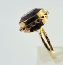 Load image into Gallery viewer, 0063: Vintage: 9ct Gold Rich Purple Amethyst Solitaire- Date Mark 1974
