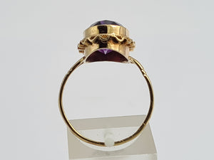 0063: Vintage: 9ct Gold Rich Purple Amethyst Solitaire- Date Mark 1974