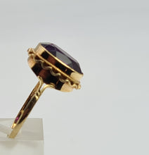 Load image into Gallery viewer, 0063: Vintage: 9ct Gold Rich Purple Amethyst Solitaire- Date Mark 1974
