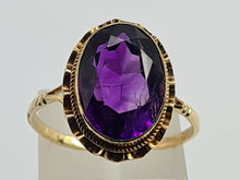 Load image into Gallery viewer, 0063: Vintage: 9ct Gold Rich Purple Amethyst Solitaire- Date Mark 1974
