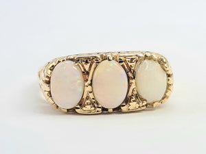 0170: Vintage: 9ct Gold Cabochon White Opal Trilogy Ring- Date Mark 1974 -50 years old