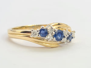 0328: Vintage: 14ct Gold Cornflower Blue Sapphires Diamonds Ring