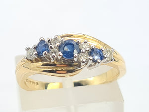 0328: Vintage: 14ct Gold Cornflower Blue Sapphires Diamonds Ring