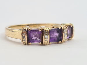 0345: Vintage: 9ct Gold Rich Purple Amethyst Trilogy Diamonds Dress Ring-