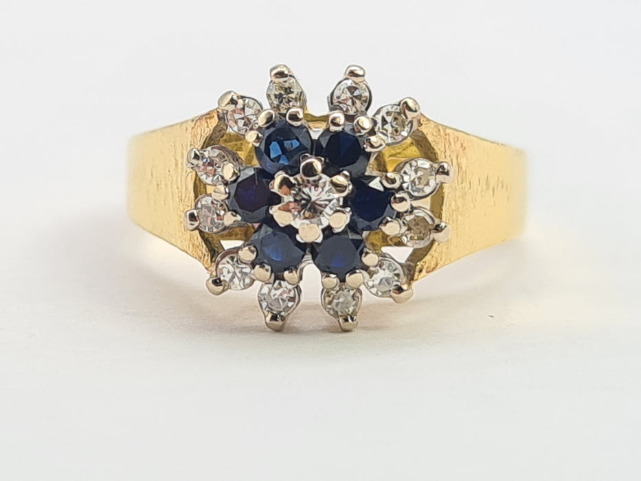 6065 Vintage: 18ct Yellow Gold French Blue Sapphire & Diamond Flower Head Ring — From 1960s