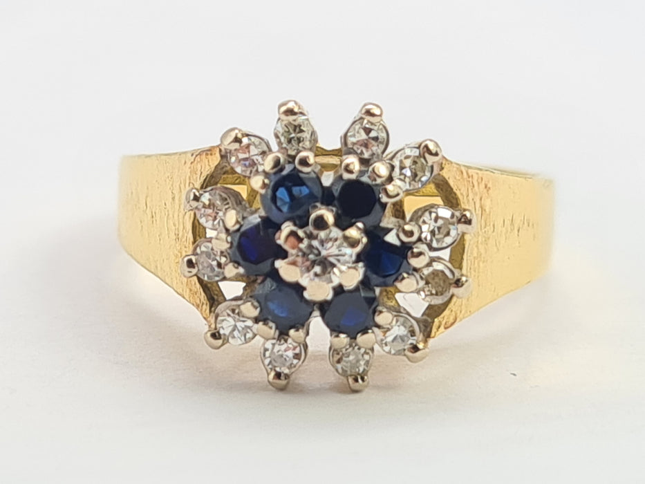 6065 Vintage: 18ct Yellow Gold French Blue Sapphire & Diamond Flower Head Ring — From 1960s