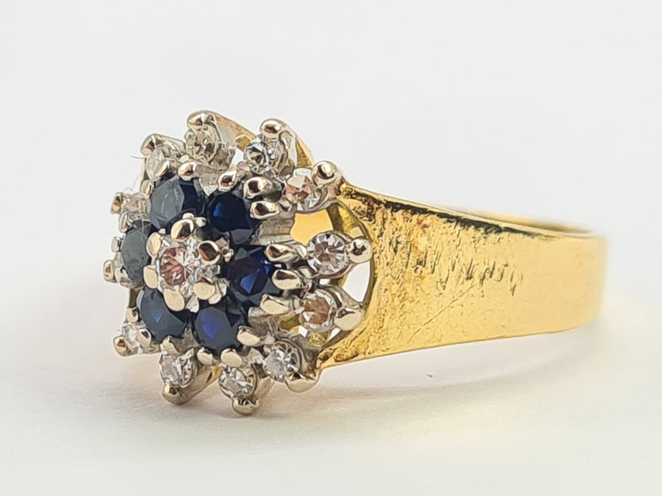 6065 Vintage: 18ct Yellow Gold French Blue Sapphire & Diamond Flower Head Ring — From 1960s