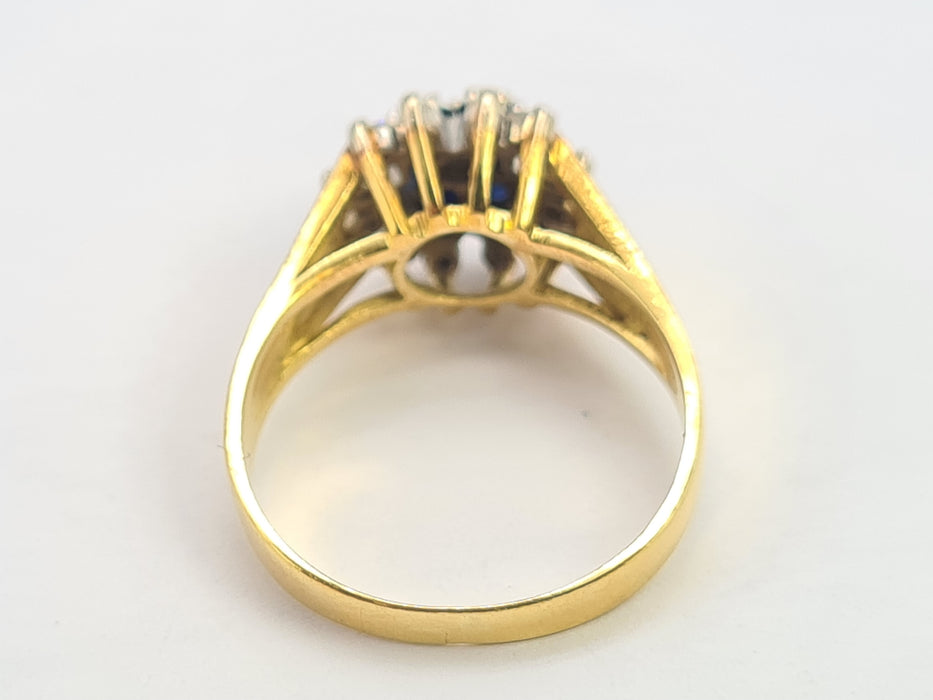 6065 Vintage: 18ct Yellow Gold French Blue Sapphire & Diamond Flower Head Ring — From 1960s