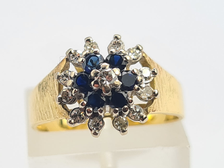 6065 Vintage: 18ct Yellow Gold French Blue Sapphire & Diamond Flower Head Ring — From 1960s