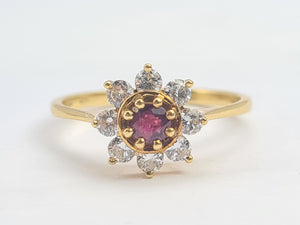 0300: Vintage: 18ct Gold Rich Red Ruby 8 Diamonds (0.4ct) Daisy Ring- superb, sparkling, beauty