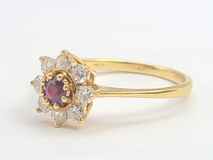 0300: Vintage: 18ct Gold Rich Red Ruby 8 Diamonds (0.4ct) Daisy Ring- superb, sparkling, beauty