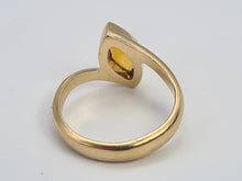 Load image into Gallery viewer, 0317: Vintage: 9ct Gold Marquise Cut Orange Citrine Solitaire Ring- dramatic
