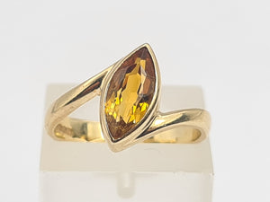 0317: Vintage: 9ct Gold Marquise Cut Orange Citrine Solitaire Ring- dramatic