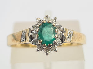 0234: Vintage: Petite 9ct Gold Emerald 12 Diamonds Cluster Ring