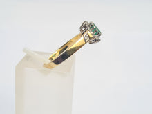 Cargar imagen en el visor de la galería, 0234: Vintage: Petite 9ct Gold Emerald 12 Diamonds Cluster Ring
