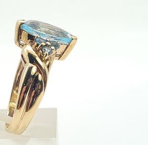 0377: Vintage; Statement 9ct Gold  7 Swiss Blue Topaz Cocktail Ring-