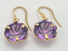 Load image into Gallery viewer, 0228: Vintage: 9ct Gold Round Cut Lilac Amethyst Earrings -Lovely cut and colours
