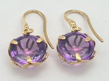 Load image into Gallery viewer, 0228: Vintage: 9ct Gold Round Cut Lilac Amethyst Earrings -Lovely cut and colours
