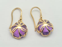 Load image into Gallery viewer, 0228: Vintage: 9ct Gold Round Cut Lilac Amethyst Earrings -Lovely cut and colours
