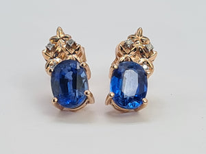 0202: Vintage: 9ct Gold Blue Spinel Diamonds Stud Earrings- good weight, lovely combination