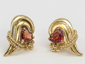 0468: Vintage: 9ct Gold Heart-Cut Red Garnets Earrings- exquisite