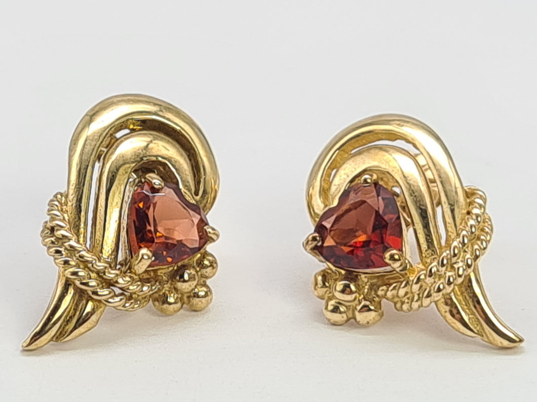 0468: Vintage: 9ct Gold Heart-Cut Red Garnets Earrings- exquisite