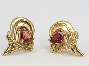 0468: Vintage: 9ct Gold Heart-Cut Red Garnets Earrings- exquisite