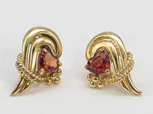 0468: Vintage: 9ct Gold Heart-Cut Red Garnets Earrings- exquisite