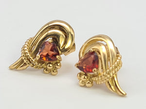 0468: Vintage: 9ct Gold Heart-Cut Red Garnets Earrings- exquisite