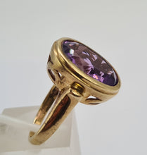 Load image into Gallery viewer, 0385: Vintage: 9ct Gold Large Purple Amethyst Cocktail Ring- lovely hues
