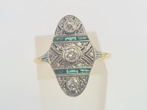 6166: Antique: 18ct Gold Art Deco Emerald Diamonds Panel Ring