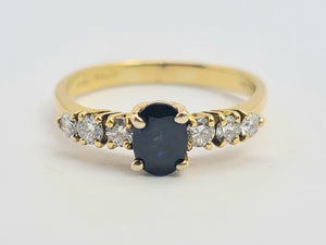 0541: Vintage: 18ct Gold Blue Sapphire Diamonds Dress Ring- Date Mark 1982