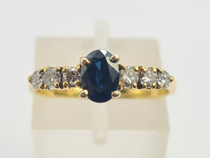 0541: Vintage: 18ct Gold Blue Sapphire Diamonds Dress Ring- Date Mark 1982