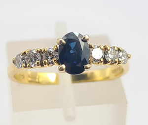 0541: Vintage: 18ct Gold Blue Sapphire Diamonds Dress Ring- Date Mark 1982