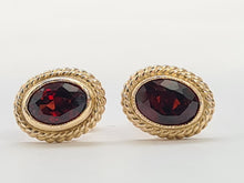 Load image into Gallery viewer, 0556: Vintage: 9ct Gold Cabochon Garnet Stud Earrings-
