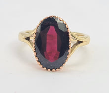 Load image into Gallery viewer, 0107: Vintage: 9ct Yellow &amp; Rose Gold Oval Almandine Garnet Ring- Date-Mark 1972
