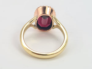 0107: Vintage: 9ct Yellow & Rose Gold Oval Almandine Garnet Ring- Date-Mark 1972