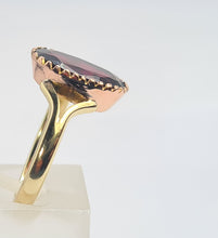 Load image into Gallery viewer, 0107: Vintage: 9ct Yellow &amp; Rose Gold Oval Almandine Garnet Ring- Date-Mark 1972
