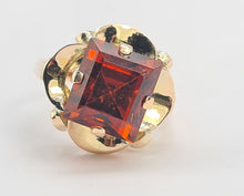 Load image into Gallery viewer, 0294: Vintage: Rare 18ct Gold Large Princess Cut Orange Garnet Statement Ring
