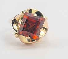 Load image into Gallery viewer, 0294: Vintage: Rare 18ct Gold Large Princess Cut Orange Garnet Statement Ring
