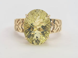 0484: Vintage: 9ct Gold Large Oval Peridot Cocktail Ring