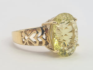 0484: Vintage: 9ct Gold Large Oval Peridot Cocktail Ring