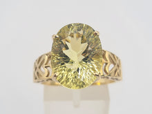 Load image into Gallery viewer, 0484: Vintage: 9ct Gold Large Oval Peridot Cocktail Ring
