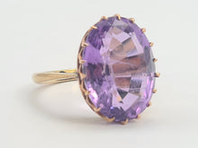 Load image into Gallery viewer, 0493: Vintage: 9ct Gold Large Lilac Amethyst Cocktail Ring
