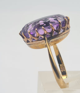 0493: Vintage: 9ct Gold Large Lilac Amethyst Cocktail Ring