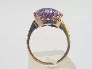 0493: Vintage: 9ct Gold Large Lilac Amethyst Cocktail Ring