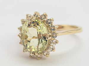 0106: Vintage: 9ct Gold Large Green Topaz Glacier Topaz Halo- beautifully paired cluster ring